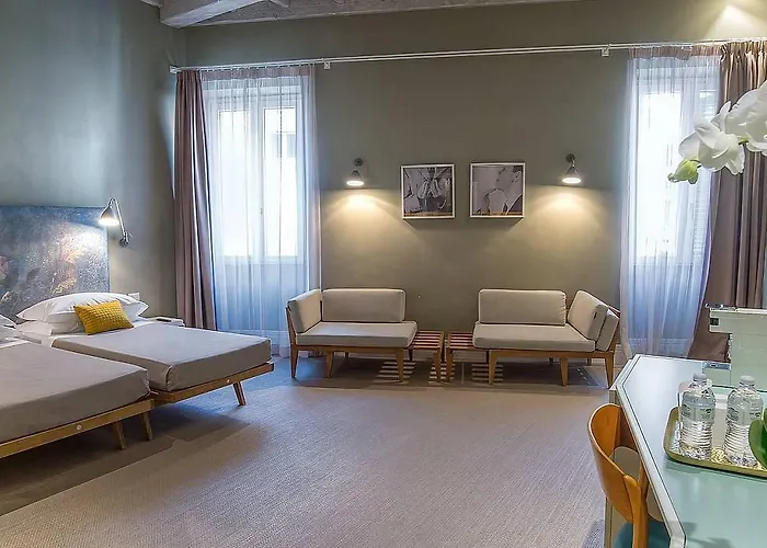 Accademia 3* Rome