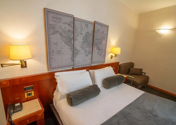 Hotel Accademia 3*