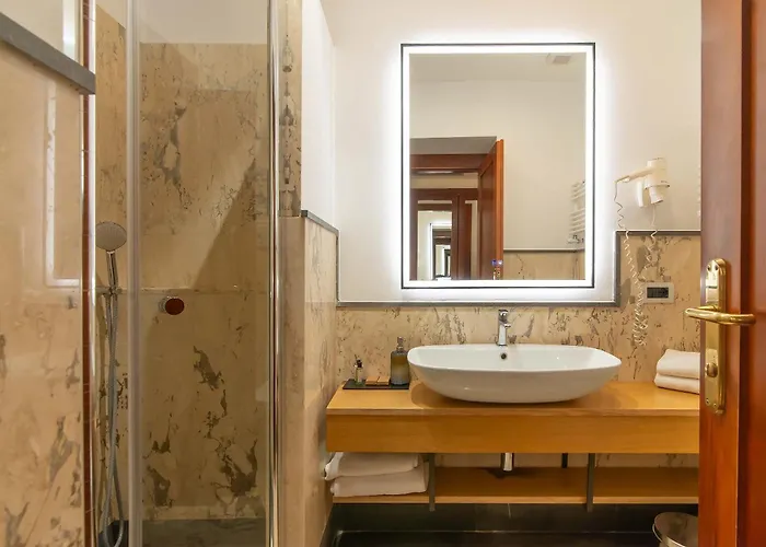 Accademia Hotel 3*